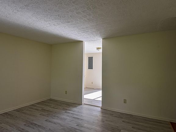 3rd image of 2617 Banner St