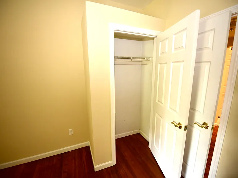 56 Westwood Ave #B — Photo 8