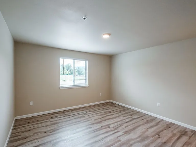 Santiam Gateway Apartments — Photo 36