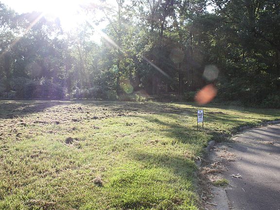 3rd image of Yarborough Ct