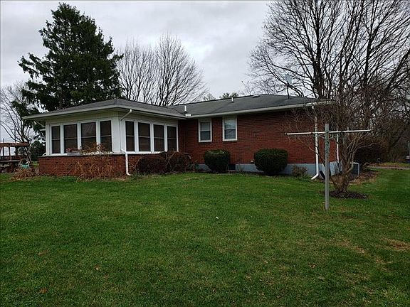 3rd image of 3403 Glen Ave