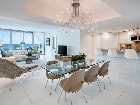 2nd image of 2627 Bayshore Dr APT 1105