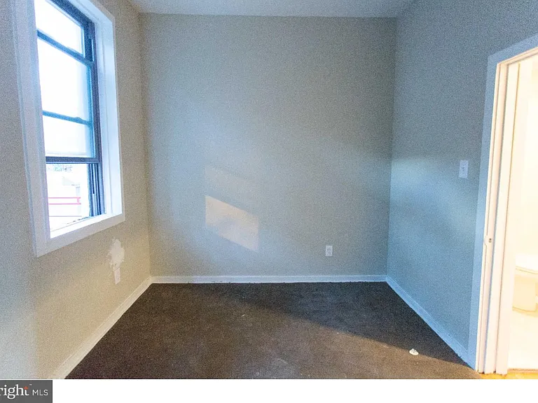 413 S 11th St #3F — Photo 14