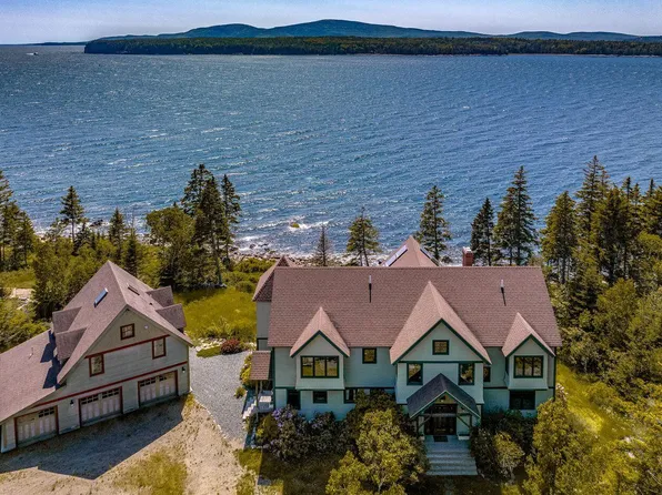 72 Jordan Harbor Road, Winter Harbor, ME 04693
