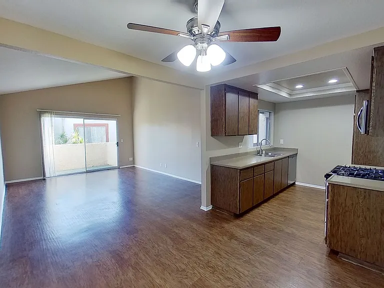 401 Beach Blvd - El Pueblo Apartments — Photo 38