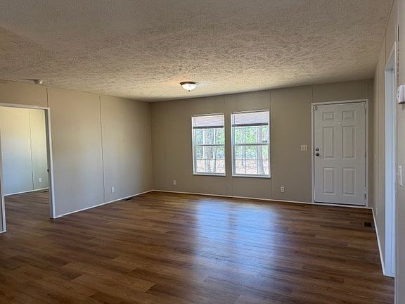 4th image of 319 Ivy Rd