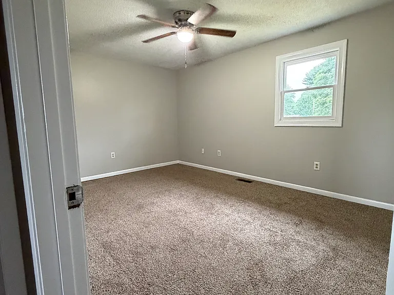 230 Oakcrest Cir #230 — Photo 11