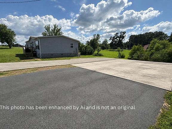 4th image of 317 Marshall Cir