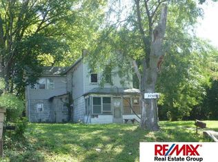 2767 S 9th St, Omaha, NE 68108