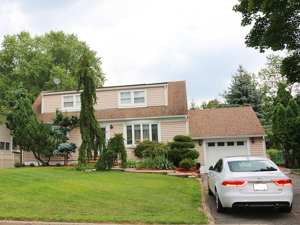 250 Buttonwood Dr, Paramus, NJ 07652 Zillow