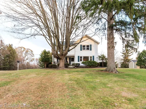 4141 Van Amberg Rd, Brighton, MI 48114