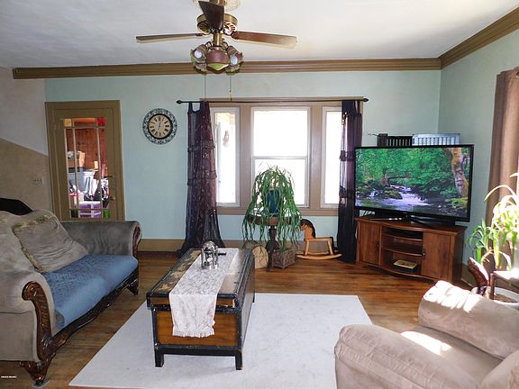 2nd image of 2627 Hillside Dr NW
