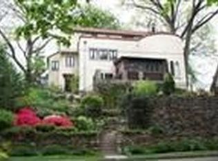 79 Pinebrook Dr, Larchmont, NY 10538