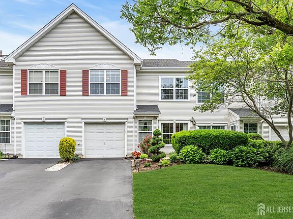 2nd image of 5 Ardmore Pl