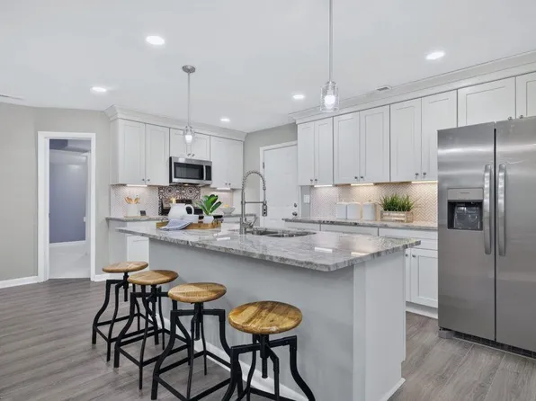 3040 Gentry Rd, Virginia Beach, VA 23452