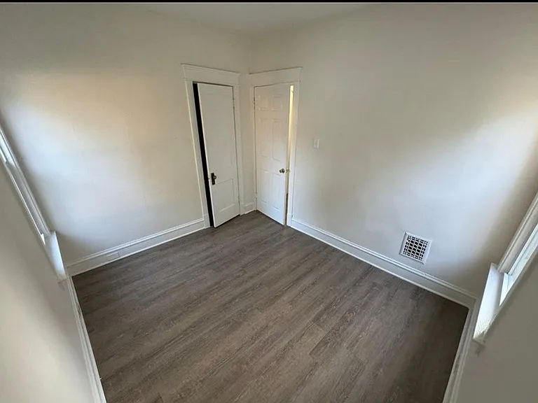 1555 Cordova Ave #LOWER — Photo 5