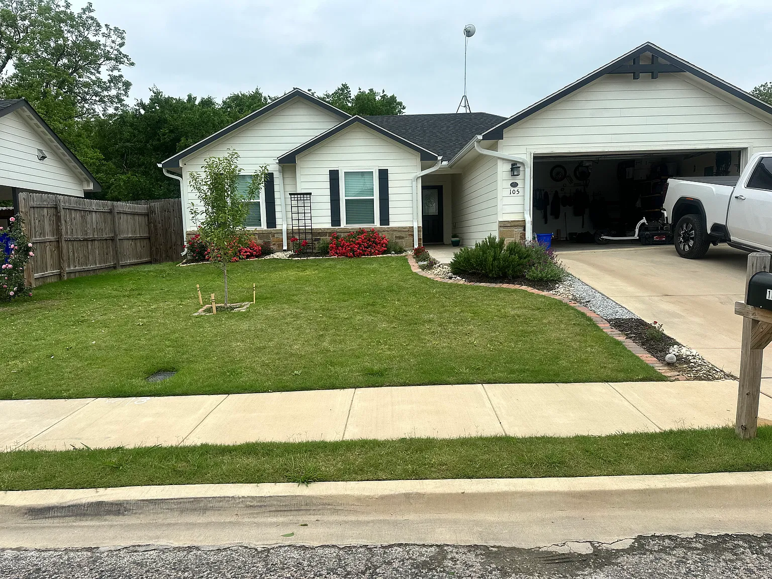 3 bed, 1422 sqft, $1,850 — Photo 2