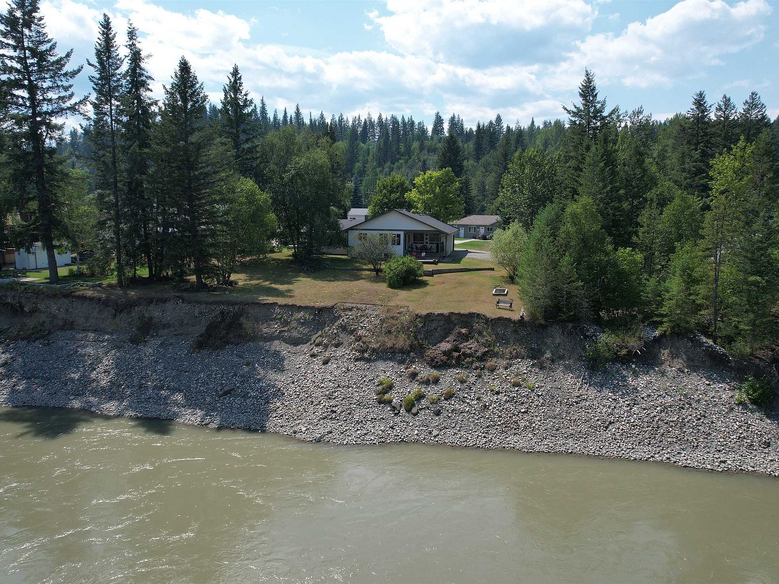 902 Funn St, Quesnel, BC V2J 4Y8 MLS R2799736 Zillow