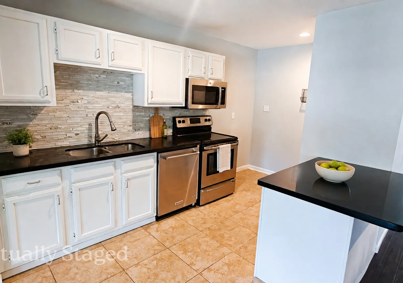 3 bed, 1654 sqft, $2,350 — Photo 4