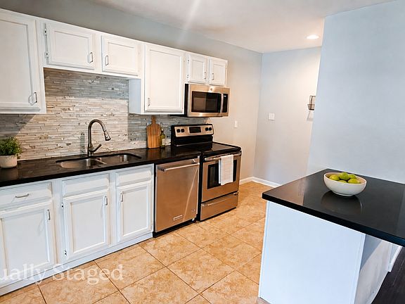 4th image of 4249 Driscoll Dr