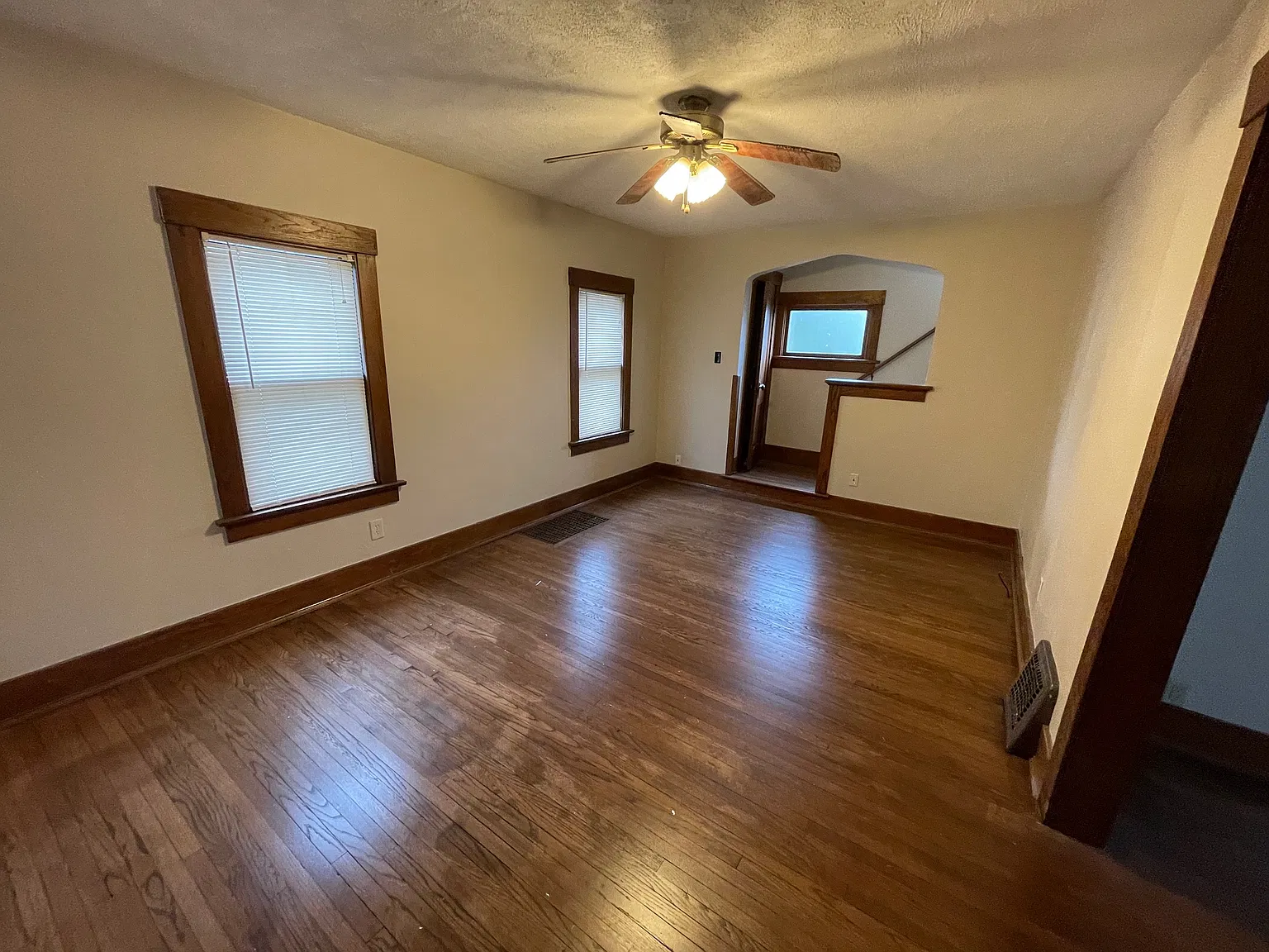 3 bed, 1196 sqft, $1,400 — Photo 3