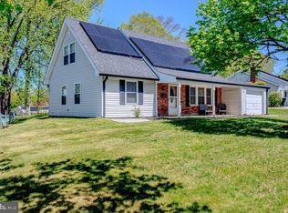 28 Ember Ln, Willingboro, NJ 08046