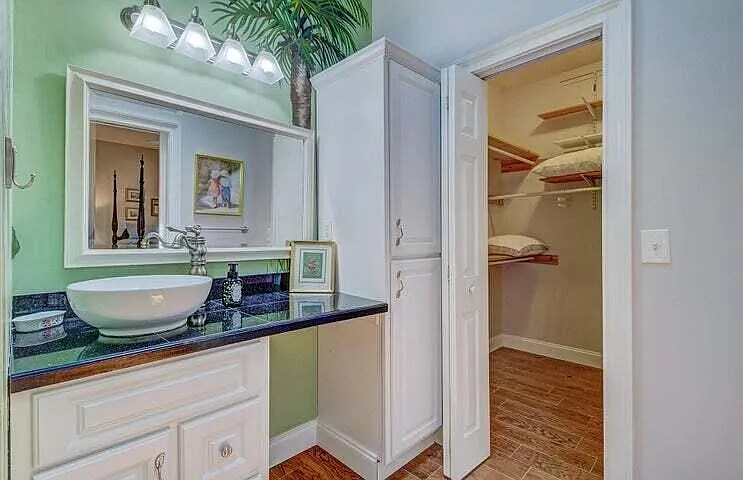 204 Salisbury Dr — Photo 19
