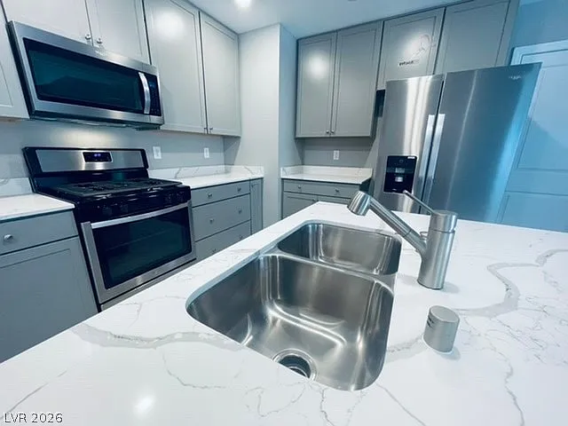 3 bed, 2.5 bath, 1840 sqft, $2,295 — Photo 4