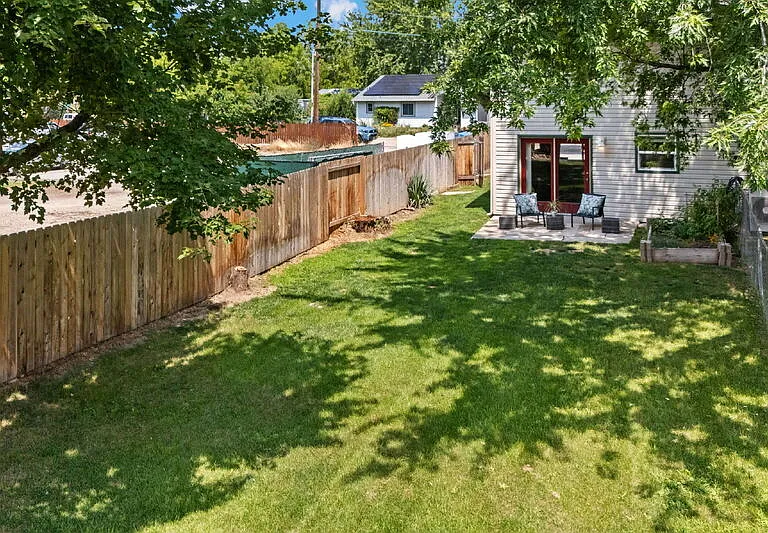 4327 W Grover St — Photo 25