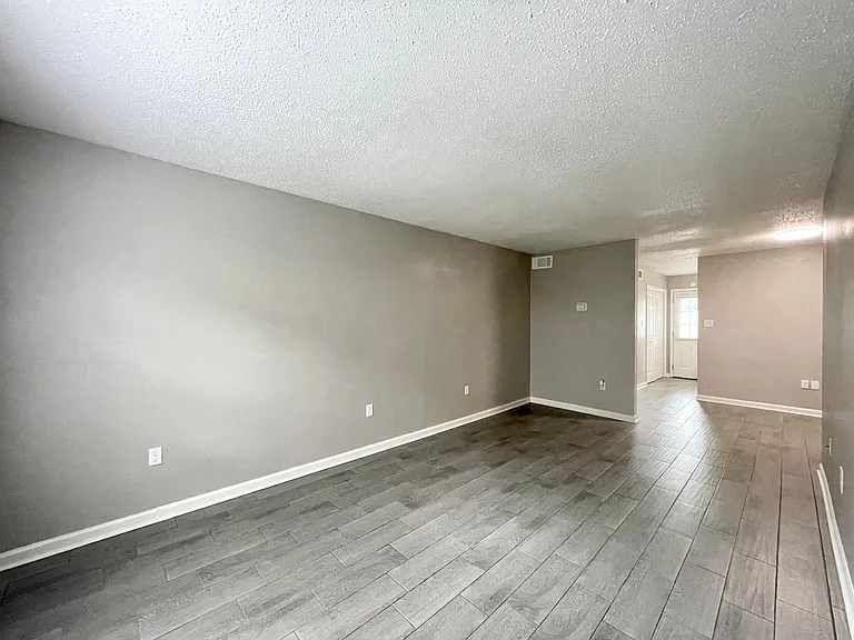 12025 Roddy Rd — Photo 8