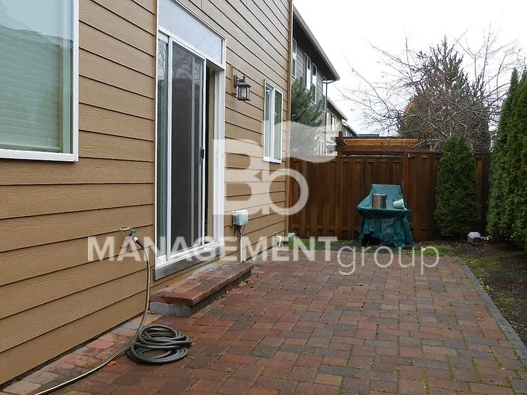 1514 218th Ter — Photo 14