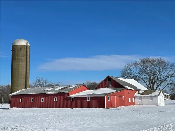 5685 Schrambling Rd, Pierpont, OH 44082