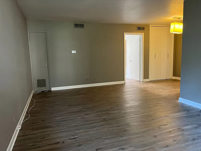 3831 W End Ave #23 — Photo 1