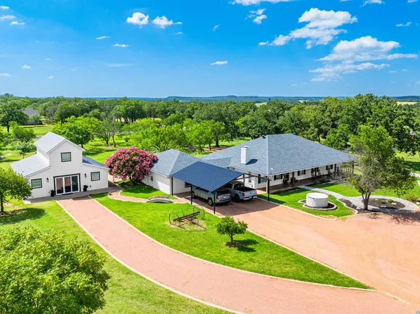 411 Emerald Loop, Fredericksburg, TX 78624