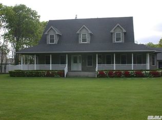 178 Brookfield Ave, Center Moriches, NY 11934