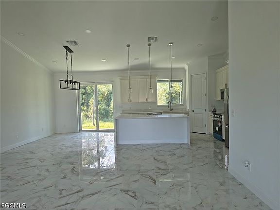 5th image of 2919 52nd St W