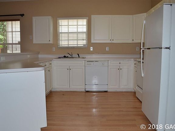 4th image of 4943 NW 75th Ln