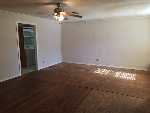 3rd image of 3775 Charles St