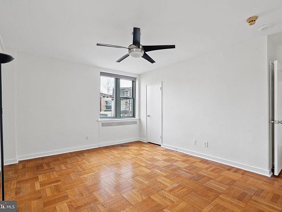 3rd image of 2601 Pennsylvania Ave APT 352