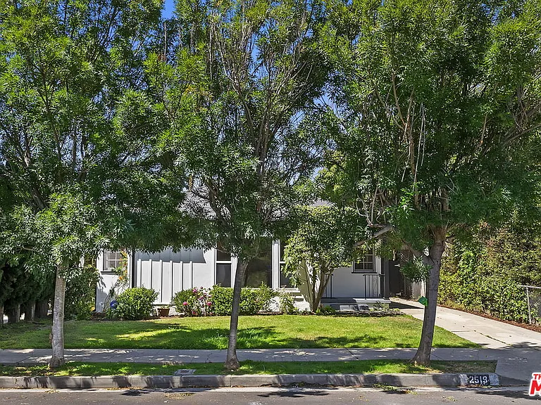 2519 S Bentley Ave — Photo 4