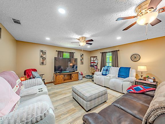 5th image of 2089 Pike Pond Rd