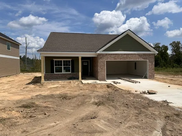 190 Black Oak Dr, Smiths Station, AL 36877