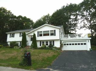 18 Algonquin Rd, Cape Elizabeth, ME 04107