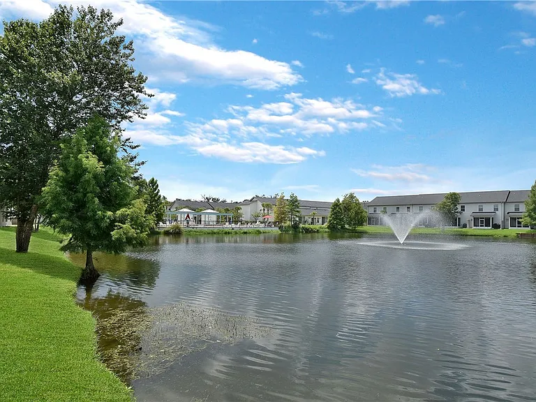 510 Mariners Cir — Photo 18