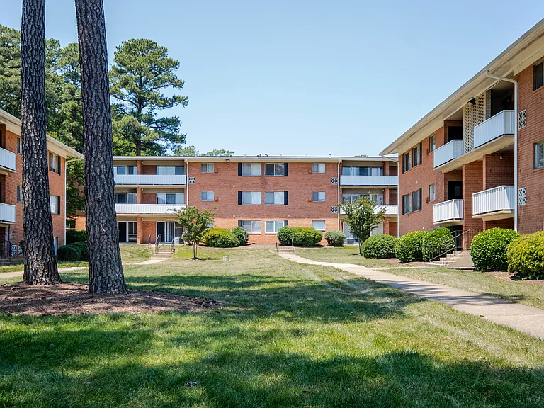 404 Rivertowne Apartment Homes — Photo 26