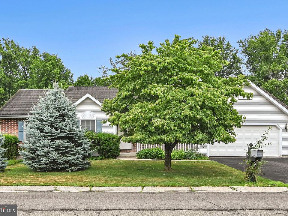 1st image of 266 Forest Rd