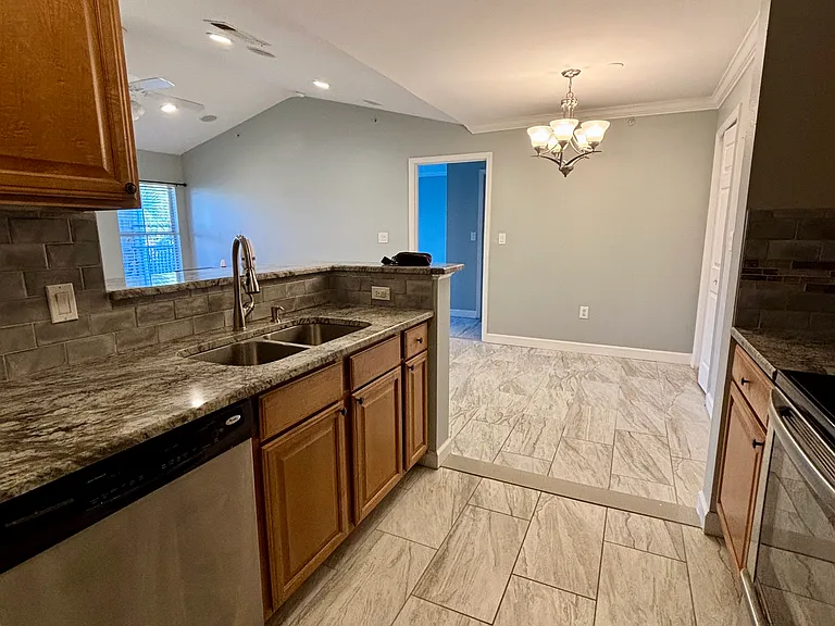 18169 Sterling Gate Cir — Photo 3