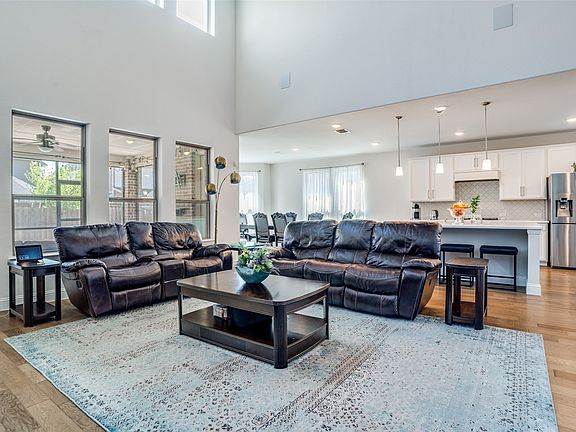 4th image of 16380 Radstock Rd