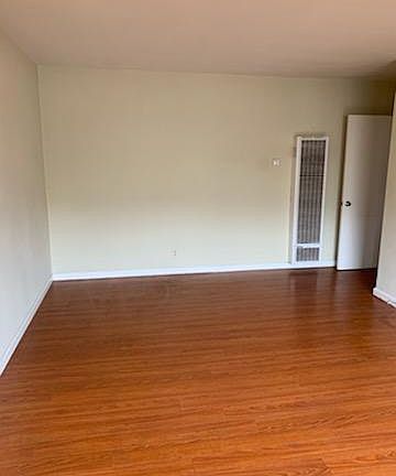 4th image of 1917 Grace Ave #4