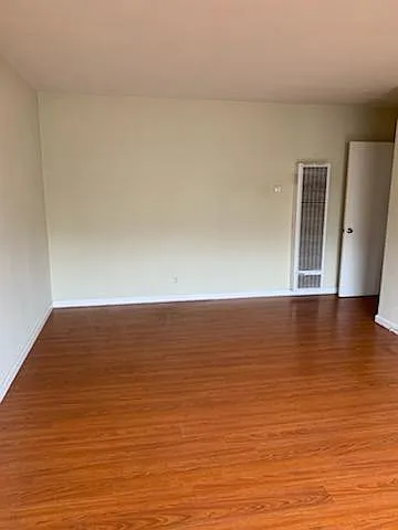 1917 Grace Ave #2 — Photo 9